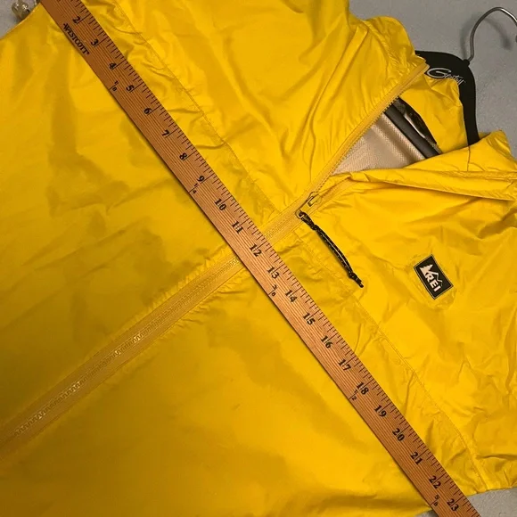REI bright yellow raincoat (no hood, long in back for rear-end coverage) pockets - Picture 11 of 13